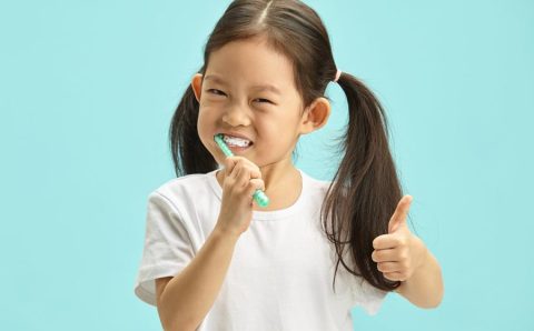 Pasta de dente feita de cabelo pode evitar cárie, sugere estudo