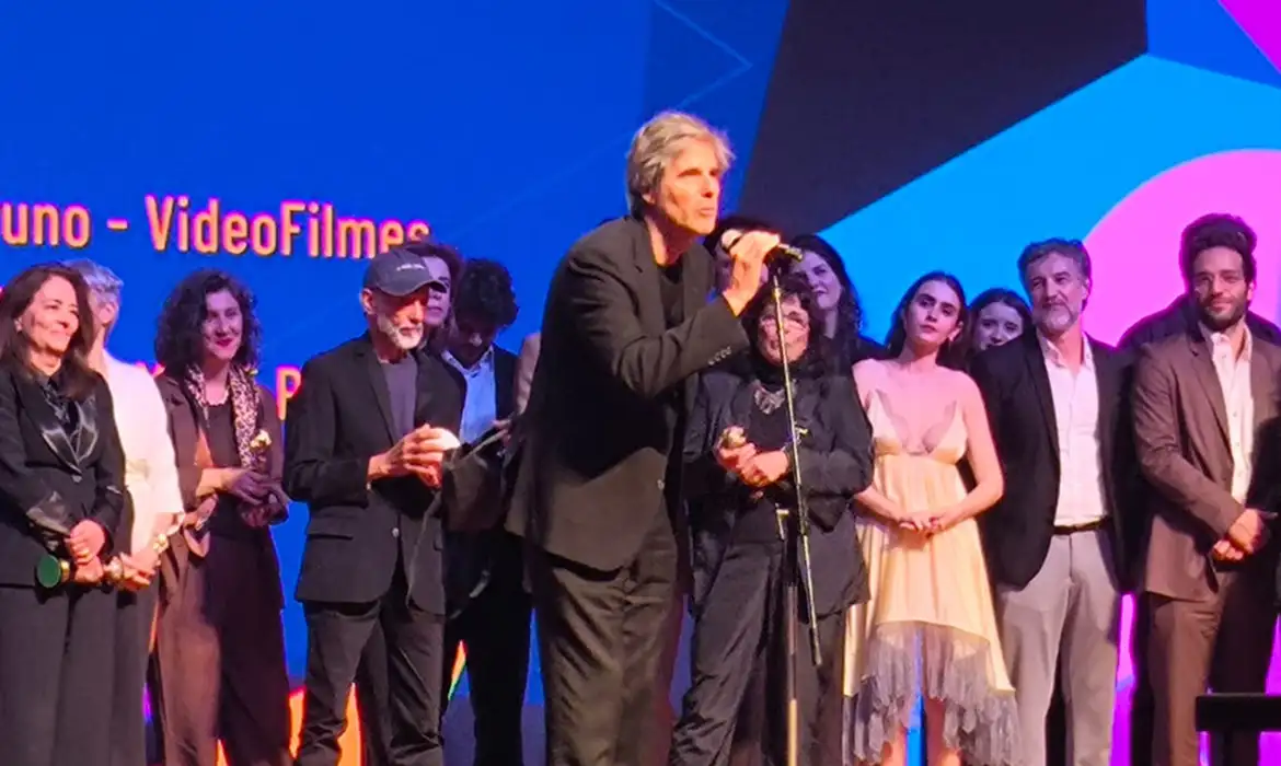 Filme Ainda Estou Aqui é o grande vencedor do Prêmio Grande Otelo