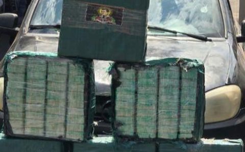 PM e Gefron apreendem 300 quilos de pasta base de cocaína e causam prejuízo de R$ 4,3 milhões às facções criminosas