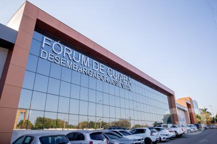 Homem que matou atual da ex-namorada com 6 tiros é condenado a 14 anos; veja