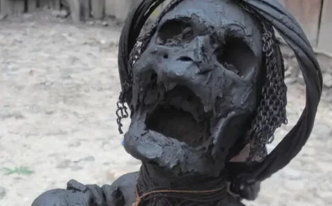 Pesquisadores descobrem múmia de 14 mil anos