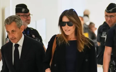 Sarkozy é condenado a cinco anos de prisão na França