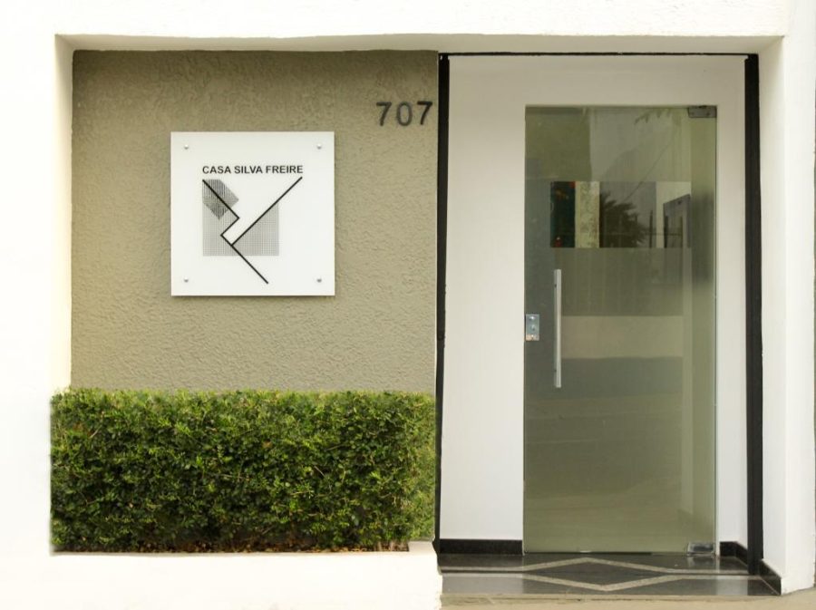 MT:   Casa Silva Freire oferta oficinas de experimentação poética ministradas por Nicolas Behr