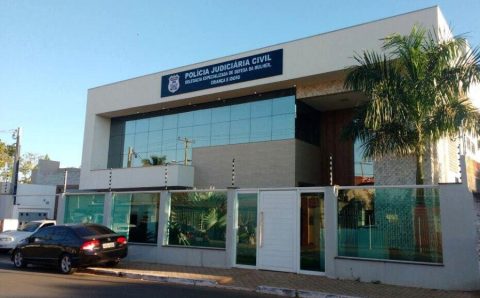 Polícia Civil cumpre mandado contra homem reincidente em violência doméstica em Várzea Grande