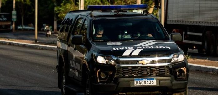 Polícia Civil prende jovem com drogas na mochila em ônibus intermunicipal em Barra do Garças