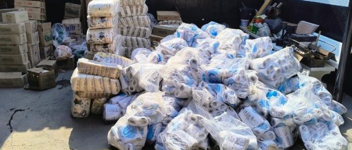 Polícia Civil apreende caminhão que distribuía cestas básicas para facção criminosa na região de fronteira