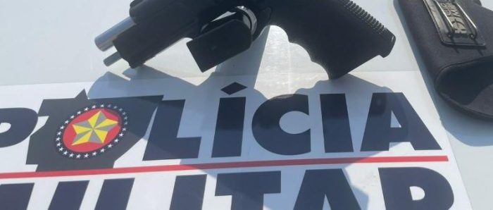 Polícia Militar aprende arma de fogo, munições e dupla suspeita por tentativa de homicídio