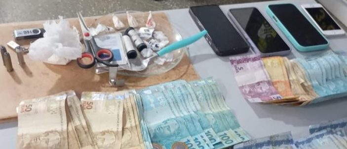 A Polícia Civil prende dois por tráfico em Santo Antônio do Leverger