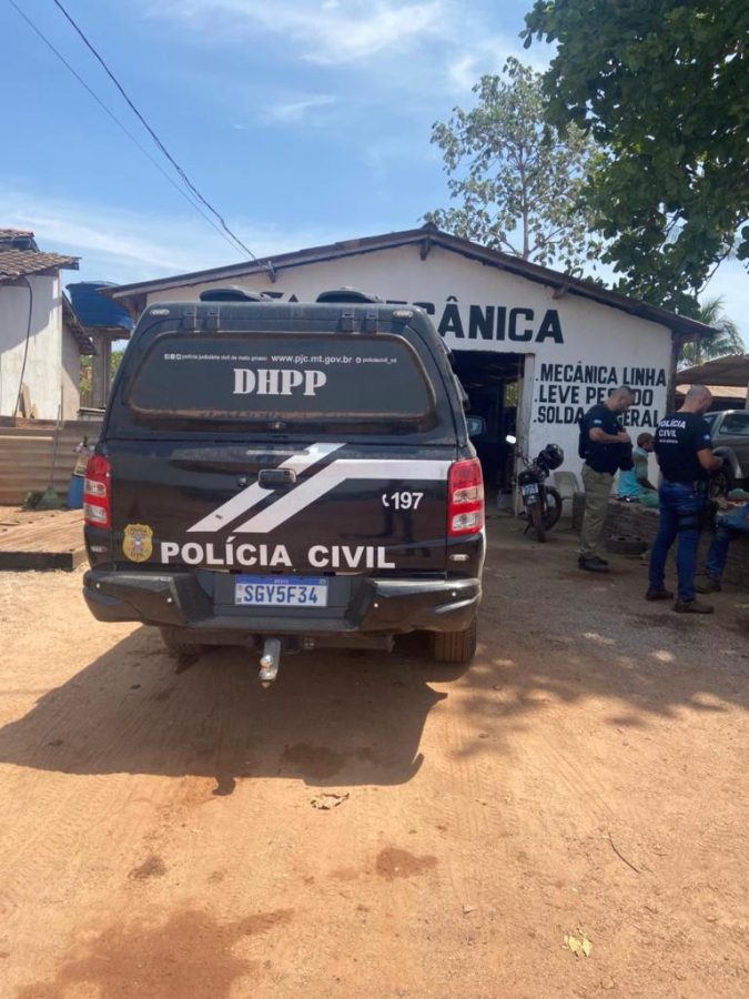 Polícia Civil cumpre mandado e ouve pais de militar que matou personal trainer em Várzea Grande