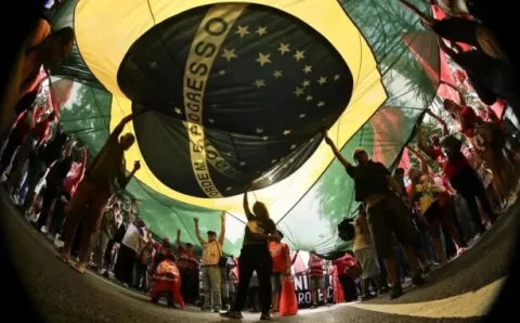 Multidões tomam ruas contra PEC da Blindagem e projeto de anistia