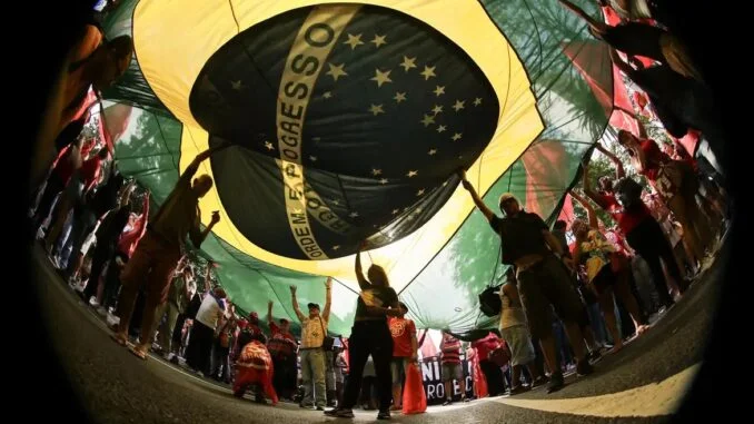 Multidões tomam ruas contra PEC da Blindagem e projeto de anistia