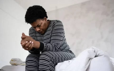 Gelo na nuca ajuda a diminuir ansiedade? Entenda se truque funciona mesmo