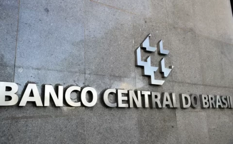 Projeções do mercado para inflação, PIB, Selic e dólar ficam estáveis