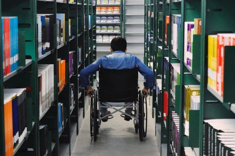 MEC anuncia criação de auxílio para bolsistas com deficiência