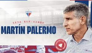 Fortaleza anuncia ídolo do Boca Juniors como novo treinador