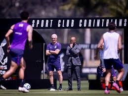 Corinthians avalia possibilidade de poupar desgastados contra o Athletico-PR