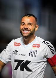 Guilherme se emociona e celebra gol decisivo em clássico após “dias difíceis” no Santos