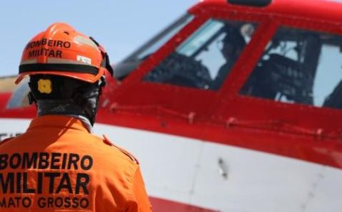 Corpo de Bombeiros intensifica combate aos incêndios na Serra do Roncador e Parque Estadual da Serra Azul