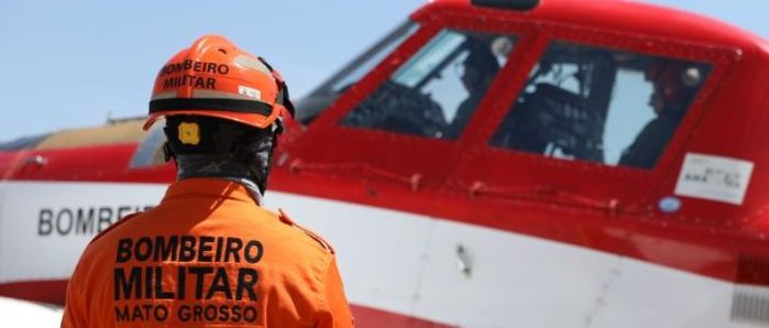 Corpo de Bombeiros intensifica combate aos incêndios na Serra do Roncador e Parque Estadual da Serra Azul
