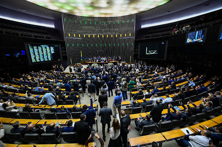 Promulgada emenda que limita pagamento de precatórios; veja novas regras