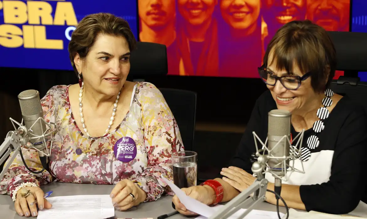 Programa de rádio Viva Maria completa 44 anos em defesa das mulheres