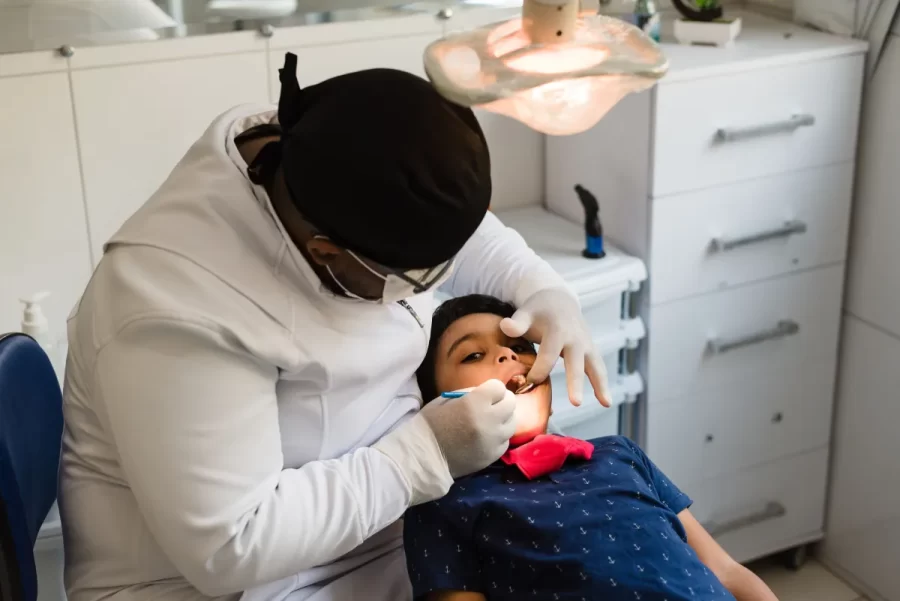 Cuidado com saúde bucal de crianças e adolescentes é desigual no Brasil