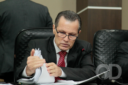 Ex-governador cumpre exigências de acordo e tem bens liberados