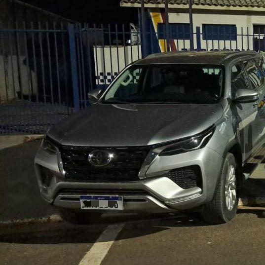 Polícia Militar recupera caminhonete clonada e prende homem por receptação em Porto Estrela