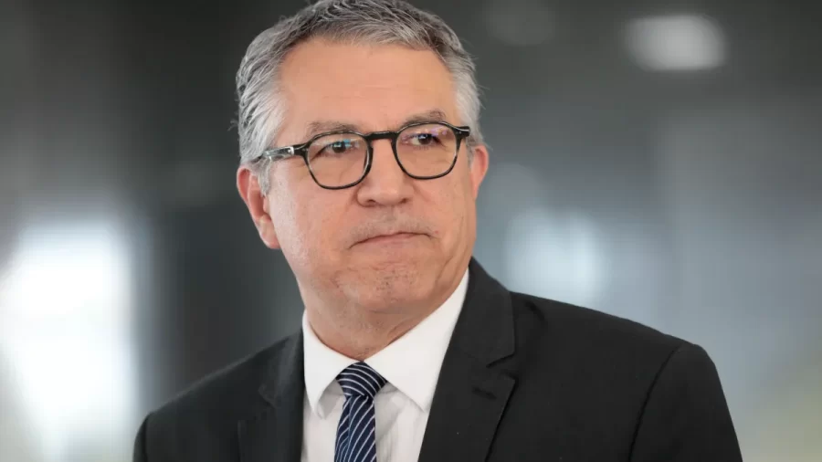 Alexandre Padilha fala sobre tratamentos para intoxicação com metanol