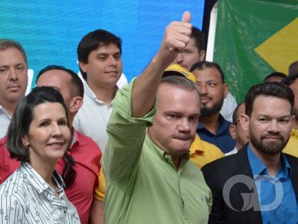 Senador do PL alfineta Pivetta; ‘sou casado com minha mulher há 50 anos’