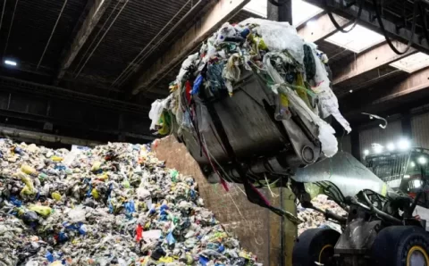 Negociações de tratado contra poluição plástica fracassam