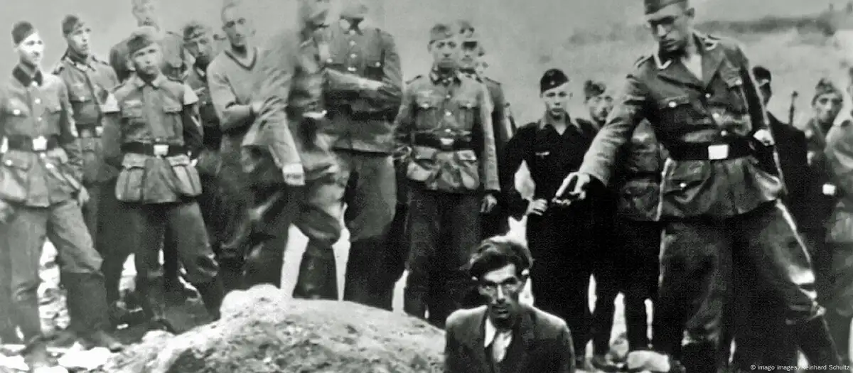 Nazista de foto icônica é identificado depois de 84 anos