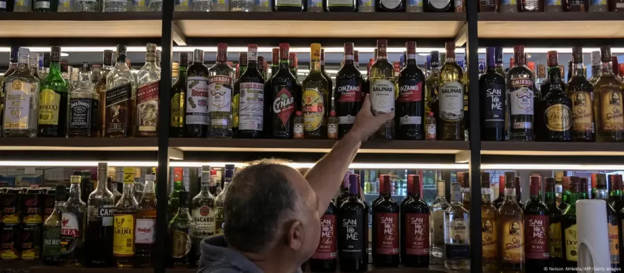 Como bares lidam com a crise causada pelo metanol