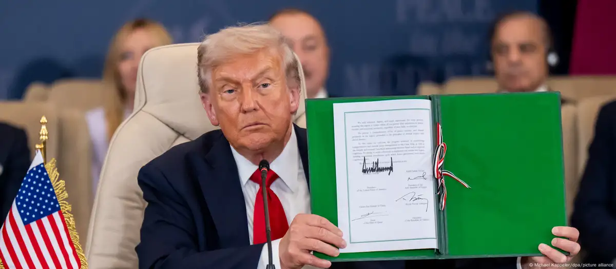 Sem Netanyahu nem Hamas, Trump assina cessar-fogo em Gaza