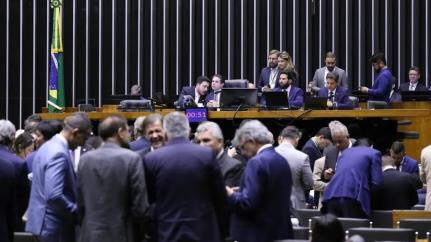 Câmara aprova isenção de IR para quem ganha até R$ 5 mil