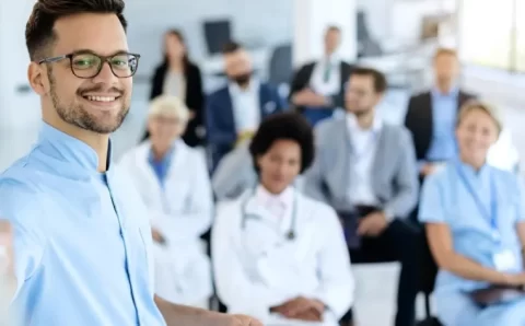 Enem dos médicos: Revalida e Enamed serão aplicados neste domingo