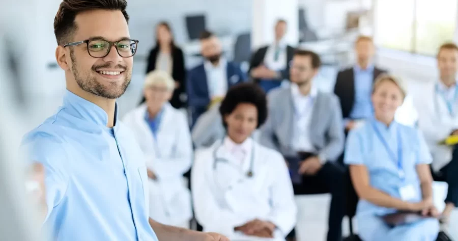 Enem dos médicos: Revalida e Enamed serão aplicados neste domingo