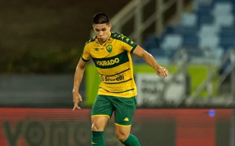 MT:  Calebe sofre trauma no joelho esquerdo e desfalca o Cuiabá por até seis semanas