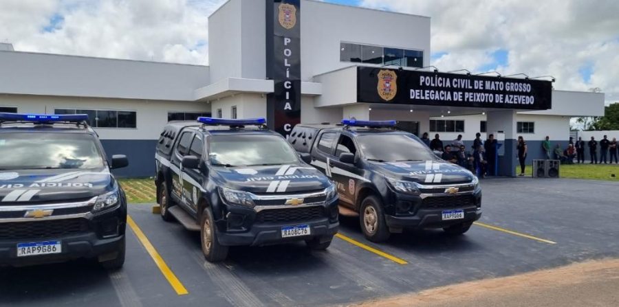 Polícia Civil prende filho que perseguiu a mãe com pau após ela se negar a fazer seu almoço