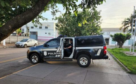 Polícia Civil cumpre mandado de prisão e o suspeito acaba pego em flagrante com drogas