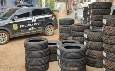 Polícia Civil prende duas pessoas e recupera 67 pneus furtados de empresa