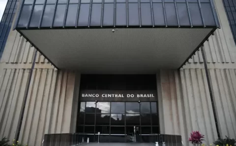 Mercado financeiro reduz para 4,72% previsão de inflação em 2025