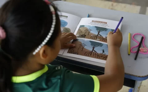 Crianças e jovens debatem educação e justiça climática em conferência