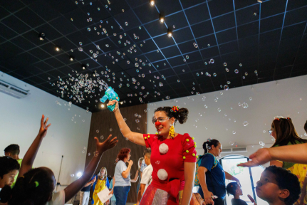 Crianças acolhidas em casas-lares celebram Dia das Crianças com alegria e integração