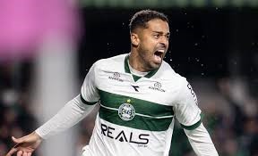 Coritiba bate Atlético-GO e abre vantagem na liderança da Série B