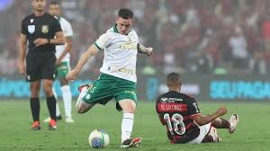 Palmeiras tenta quebrar tabu de dez anos contra o Flamengo no Maracanã; confira
