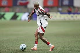 Filipe Luís lamenta expulsões e revela que conversará com Wallace Yan após derrota