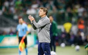 Red Bull Bragantino anuncia demissão do técnico Fernando Seabra