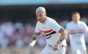 Vasco desperta interesse pela contratação de Luciano, do São Paulo