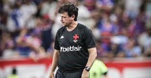 Fernando Diniz tenta encerrar tabus no duelo contra o Fluminense